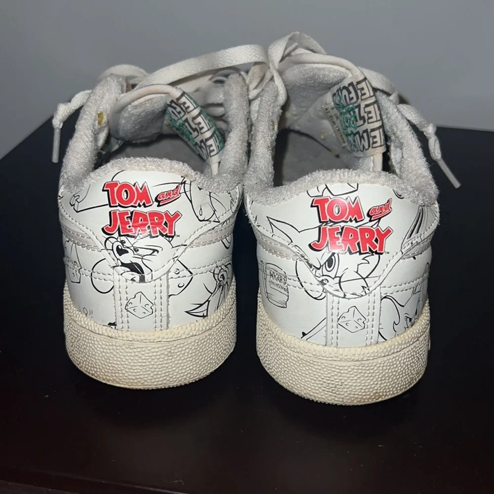 Tom and Jerry Reebok - Picture 4 of 5